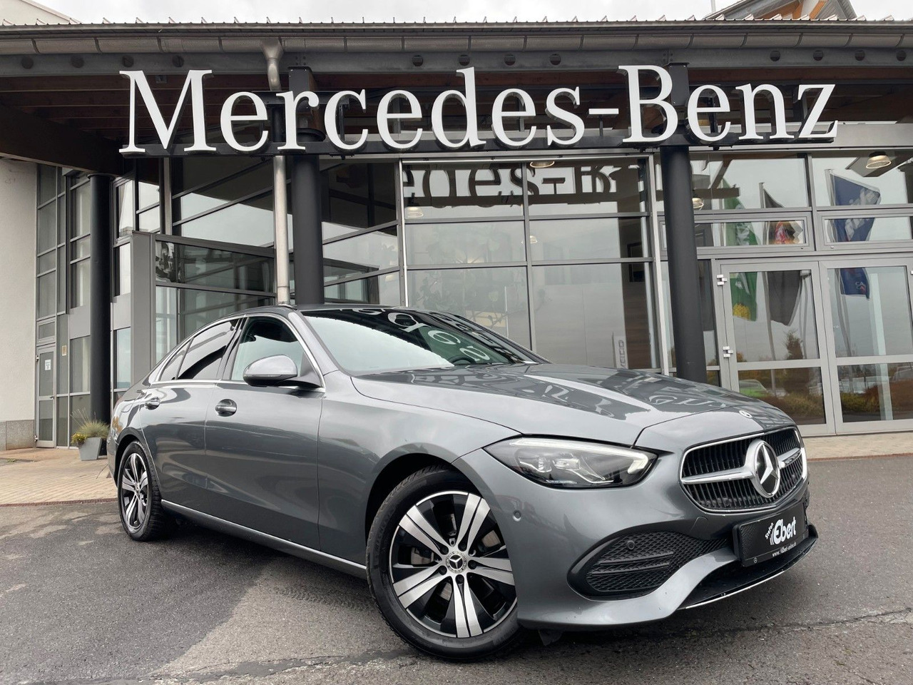 Mercedes-Benz C 180 AVANTGARDE R-Kamera+AHK+TOTW+Ambiente - Sedan araba: fotoğraf 1 Mercedes-Benz C 180 AVANTGARDE R-Kamera+AHK+TOTW+Ambiente - Sedan araba: fotoğraf 1