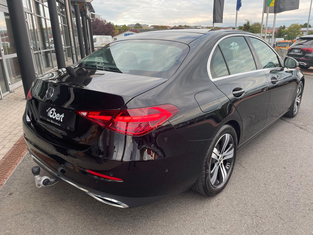 Mercedes-Benz C 200d AVANTGARDE LED+AHK+RKamera+MBUX+ - Sedan araba: fotoğraf 4 Mercedes-Benz C 200d AVANTGARDE LED+AHK+RKamera+MBUX+ - Sedan araba: fotoğraf 4