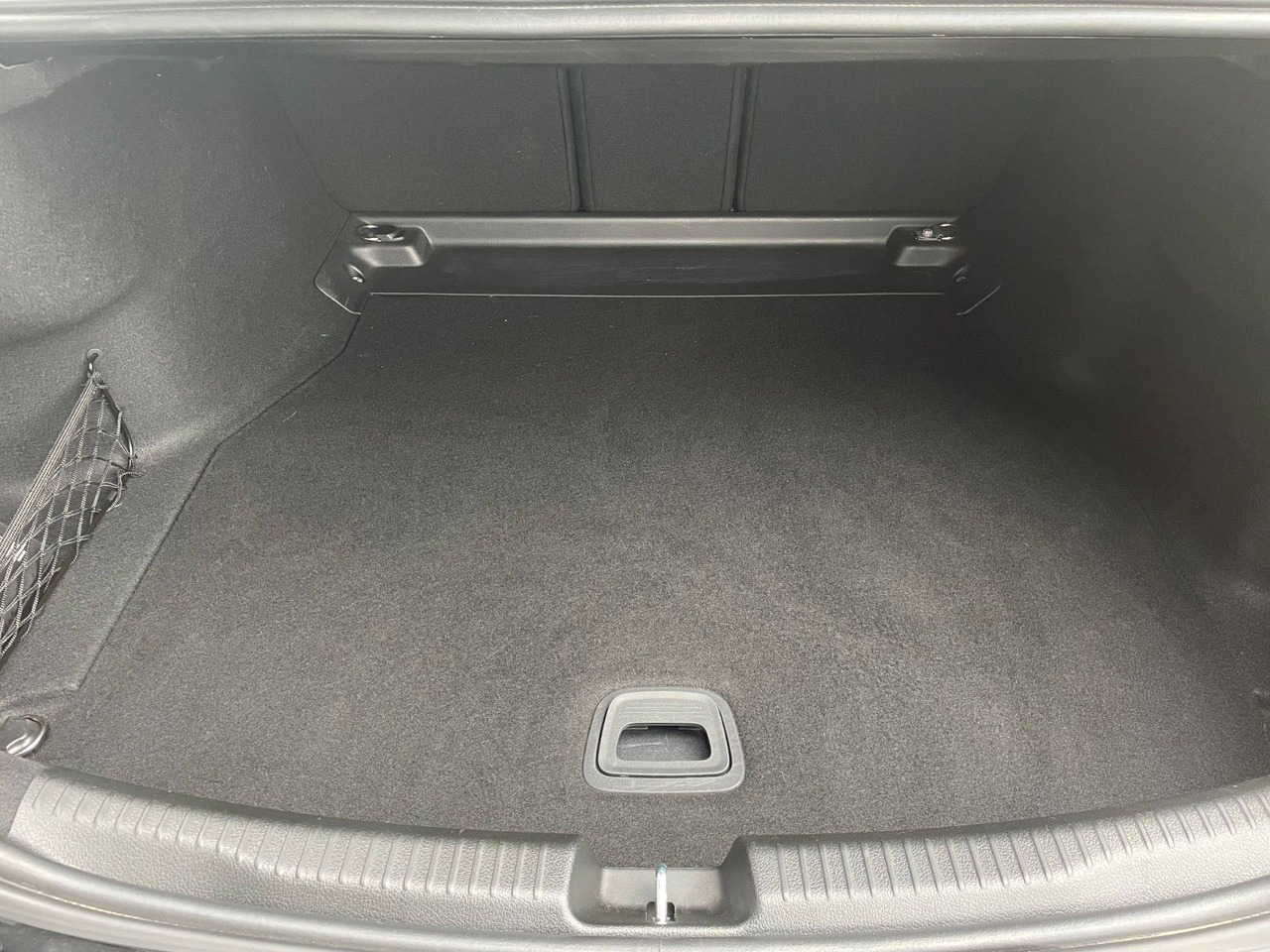 Mercedes-Benz C 200d AVANTGARDE LED+AHK+RKamera+MBUX+ - Sedan araba: fotoğraf 5 Mercedes-Benz C 200d AVANTGARDE LED+AHK+RKamera+MBUX+ - Sedan araba: fotoğraf 5