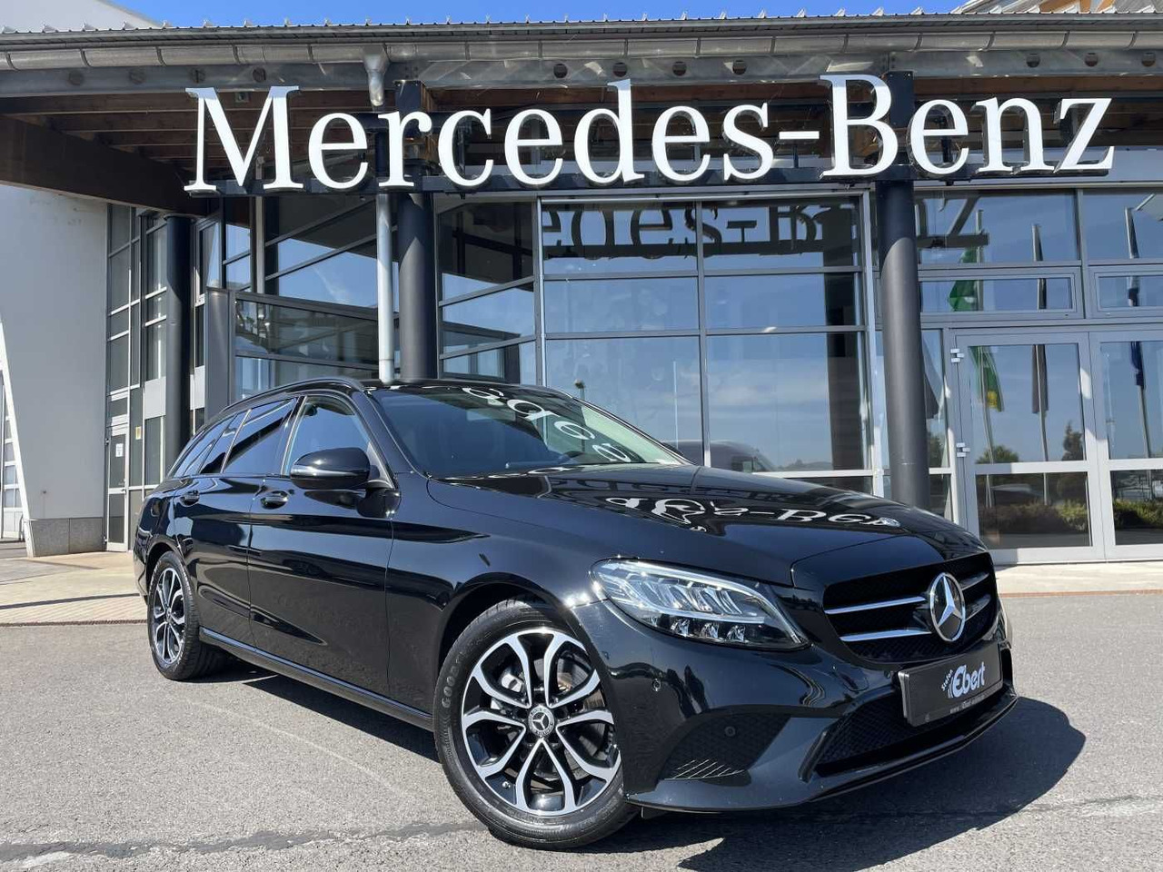Mercedes-Benz C 220 d T 9G Avantgarde R-Kamera+AHK +Burmester+ - Binek araba: fotoğraf 1 Mercedes-Benz C 220 d T 9G Avantgarde R-Kamera+AHK +Burmester+ - Binek araba: fotoğraf 1