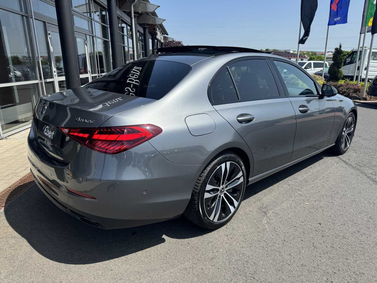 Mercedes-Benz C 300 4M Avantgarde+Pano+Bumester+AHK+RFK+ Night - Sedan araba: fotoğraf 4 Mercedes-Benz C 300 4M Avantgarde+Pano+Bumester+AHK+RFK+ Night - Sedan araba: fotoğraf 4