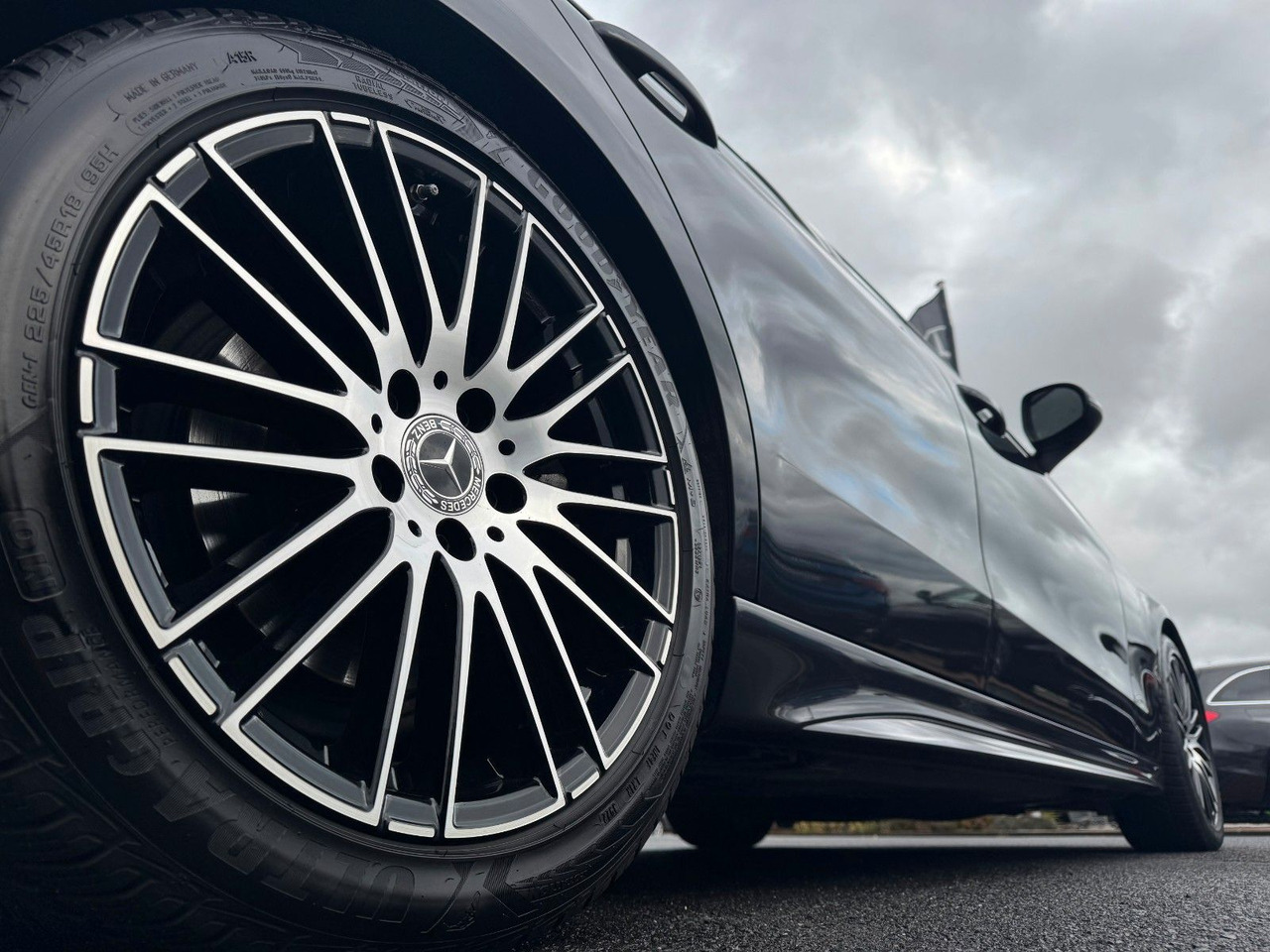 Mercedes-Benz C 300d AMG+AHK+RFK+Ambiente+Night+SportfahrW - Sedan araba: fotoğraf 5 Mercedes-Benz C 300d AMG+AHK+RFK+Ambiente+Night+SportfahrW - Sedan araba: fotoğraf 5