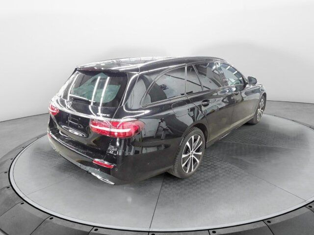 Mercedes-Benz E 300 T de 4M AMG+AHK+Distr+Burm+ R-Kamera+Carpl - Binek araba: fotoğraf 4 Mercedes-Benz E 300 T de 4M AMG+AHK+Distr+Burm+ R-Kamera+Carpl - Binek araba: fotoğraf 4