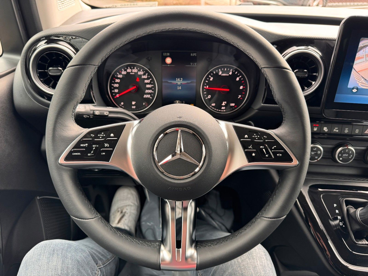 Binek araba Mercedes-Benz T 180 Style LED Kamera KEYLESS MBUX SHZ: fotoğraf 12