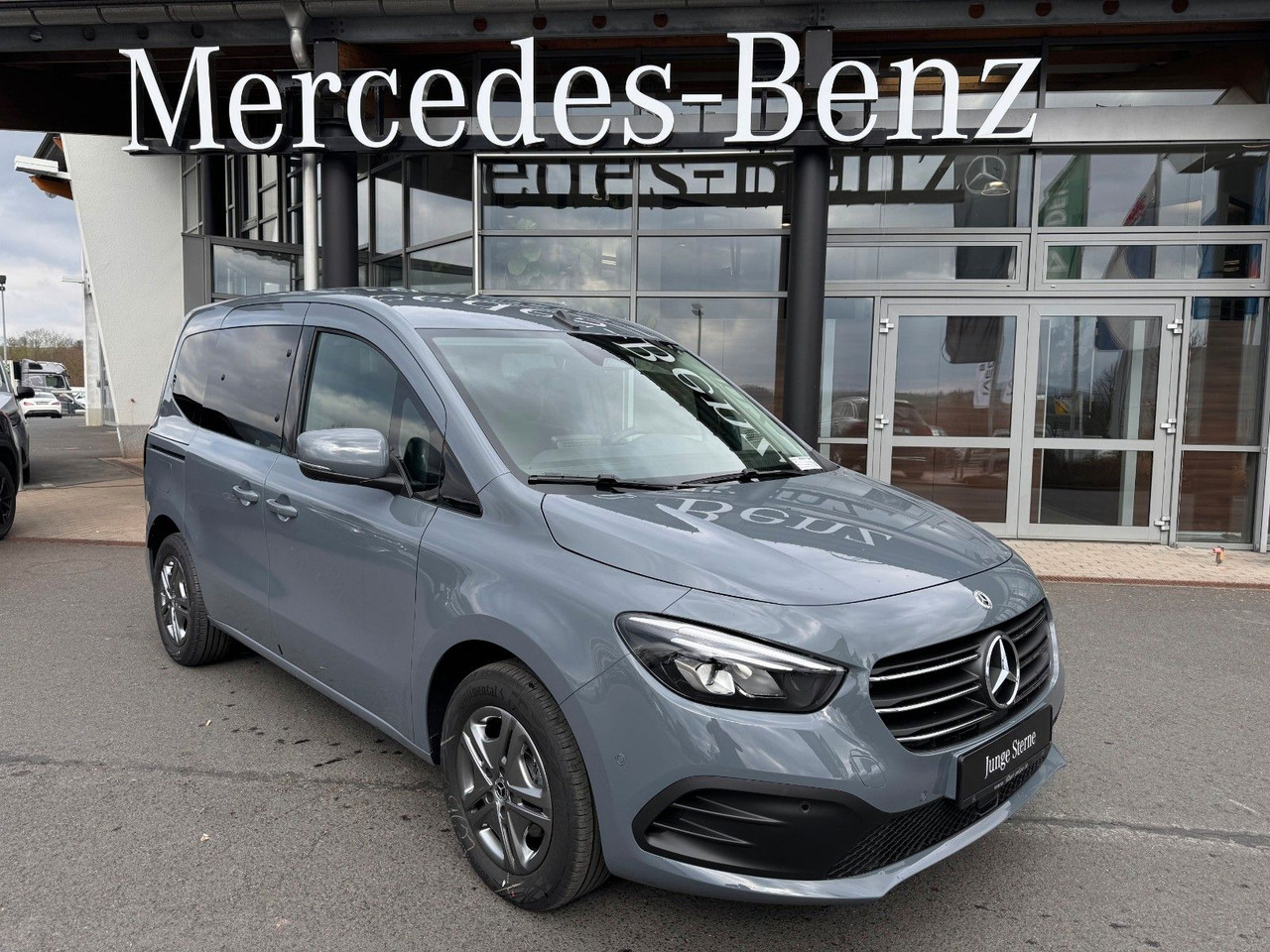 Mercedes-Benz T 180 Style LED Kamera KEYLESS MBUX SHZ - Binek araba: fotoğraf 1 Mercedes-Benz T 180 Style LED Kamera KEYLESS MBUX SHZ - Binek araba: fotoğraf 1