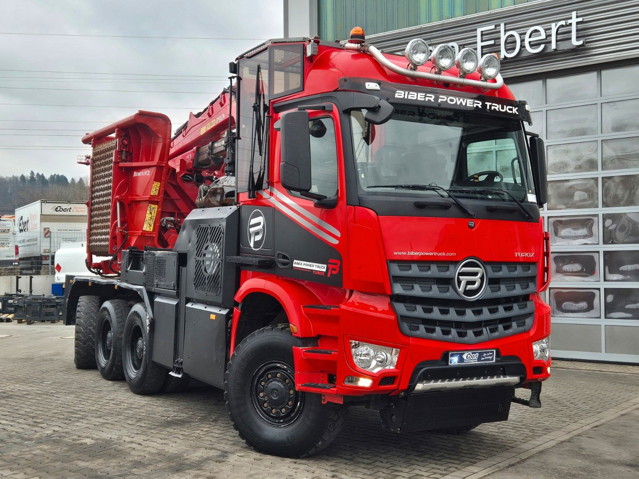 Mercedes-Benz TUROX 8x8 Eschlböck Biber 92 Holzhacker / 1.512h - Tomruk kamyonu, Vinçli kamyon: fotoğraf 4 Mercedes-Benz TUROX 8x8 Eschlböck Biber 92 Holzhacker / 1.512h - Tomruk kamyonu, Vinçli kamyon: fotoğraf 4