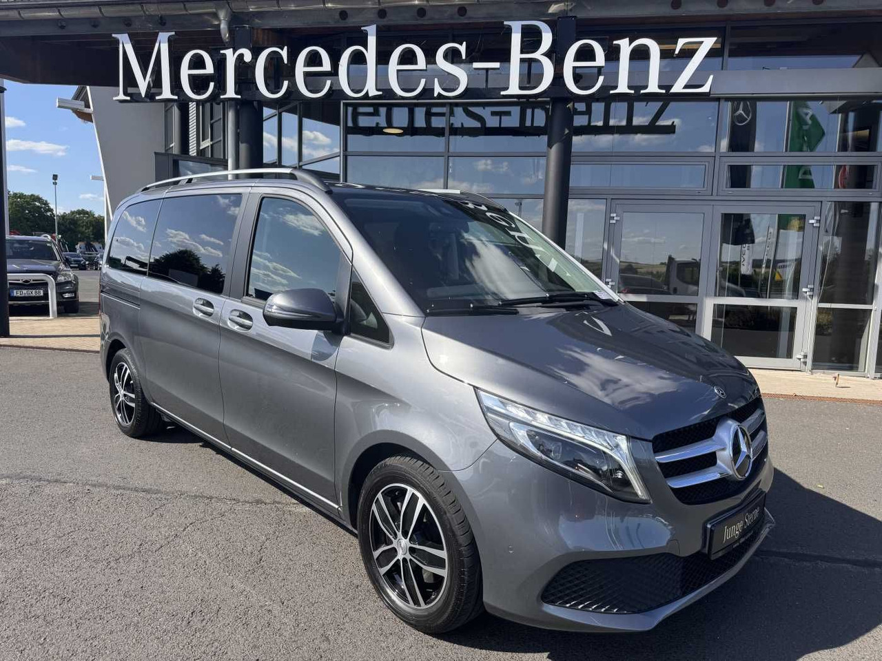 Mercedes-Benz V 220 d EDITION Liege-Paket AHK2,5 LED DAB MBUX - Minivan: fotoğraf 1 Mercedes-Benz V 220 d EDITION Liege-Paket AHK2,5 LED DAB MBUX - Minivan: fotoğraf 1