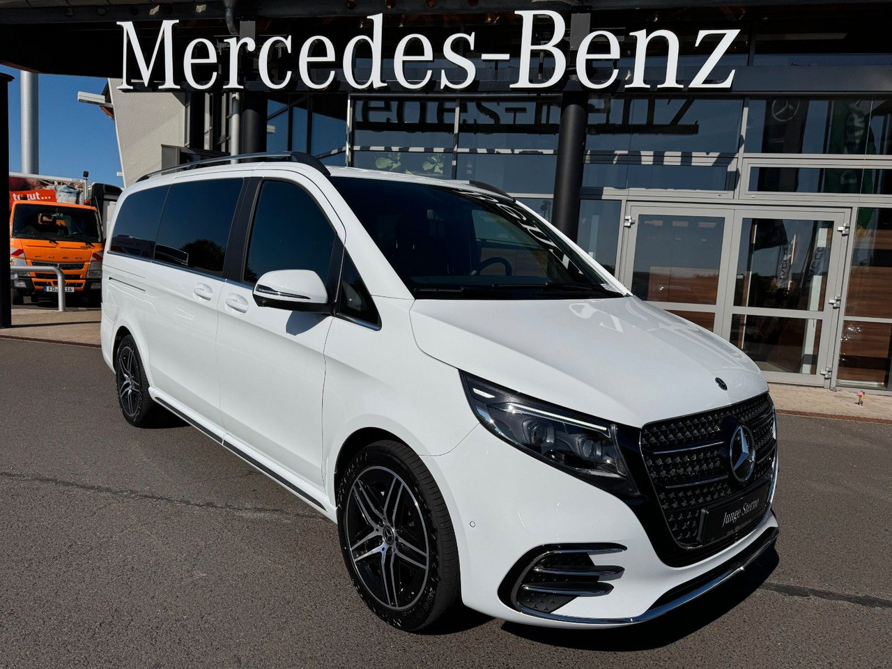 Mercedes-Benz V 300 d 4MATIC EXCLUSIVE AMG Tische AHK2,5to - Station wagon: fotoğraf 1 Mercedes-Benz V 300 d 4MATIC EXCLUSIVE AMG Tische AHK2,5to - Station wagon: fotoğraf 1