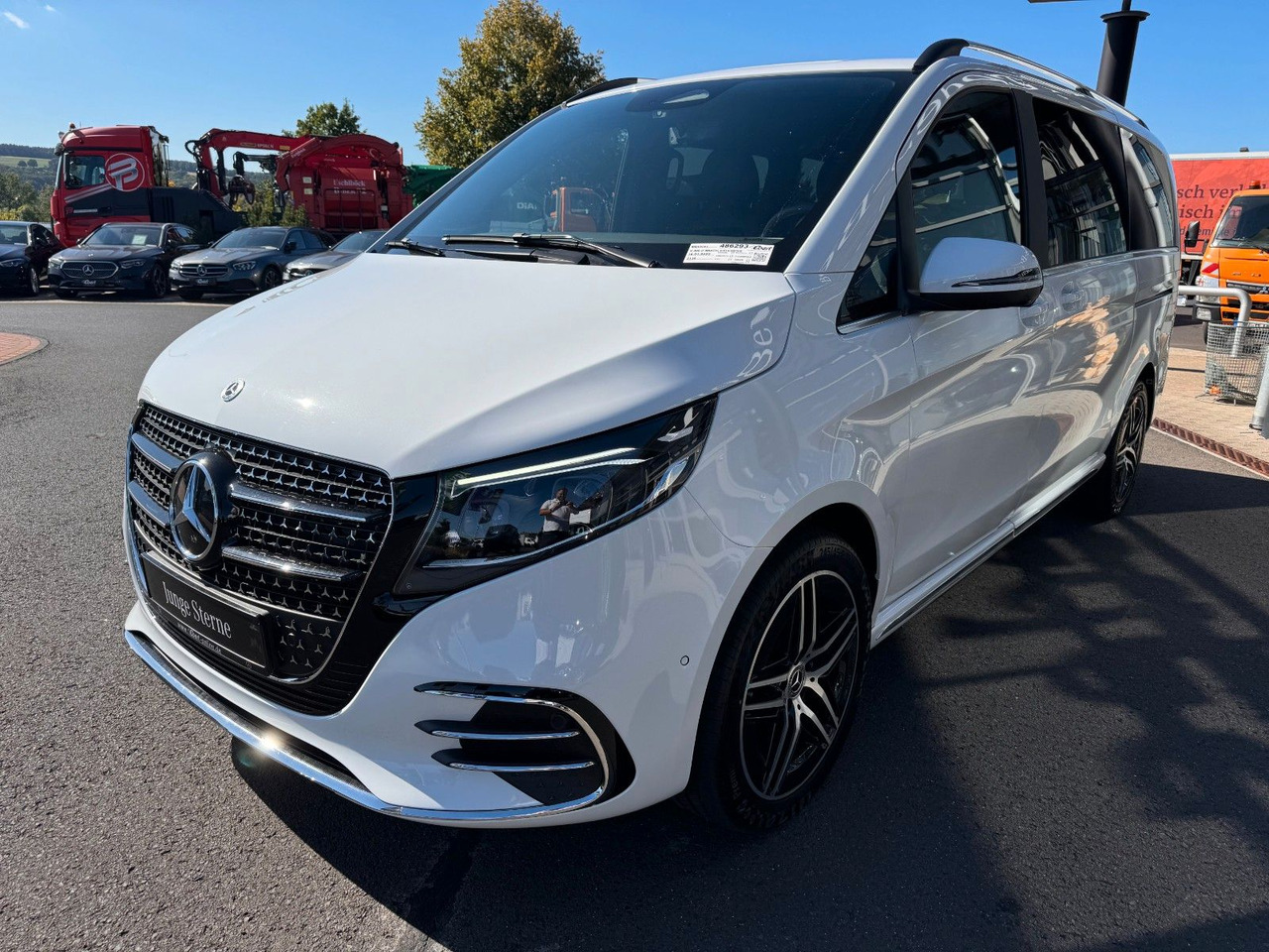 Mercedes-Benz V 300 d 4MATIC EXCLUSIVE AMG Tische AHK2,5to - Minivan: fotoğraf 3 Mercedes-Benz V 300 d 4MATIC EXCLUSIVE AMG Tische AHK2,5to - Minivan: fotoğraf 3