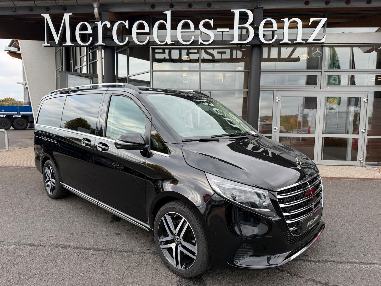 Mercedes-Benz V 300 d 4MATIC EXCLUSIVE Luxus-Sitze AHK2,5to - Station wagon: fotoğraf 1 Mercedes-Benz V 300 d 4MATIC EXCLUSIVE Luxus-Sitze AHK2,5to - Station wagon: fotoğraf 1