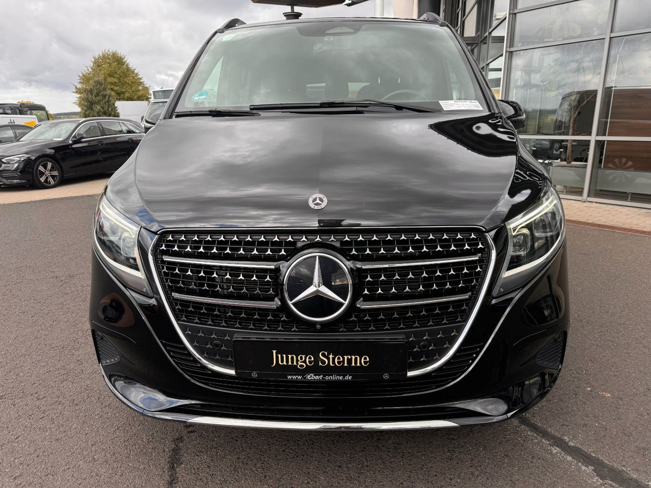 Mercedes-Benz V 300 d AVANTGARDE Extralang 360Kamera Standheiz - Minivan: fotoğraf 2 Mercedes-Benz V 300 d AVANTGARDE Extralang 360Kamera Standheiz - Minivan: fotoğraf 2