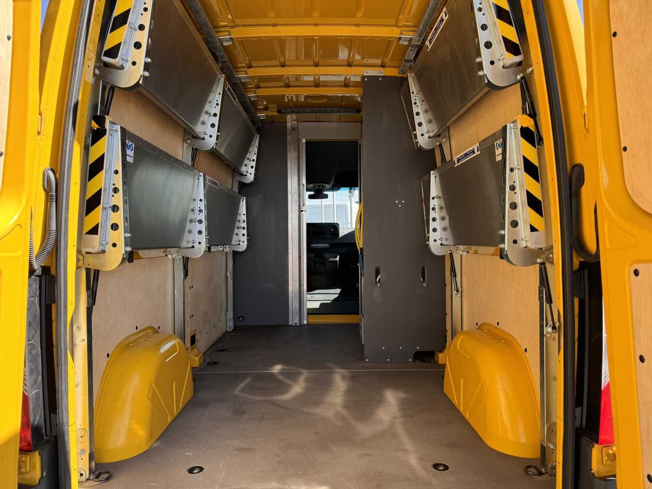 Mercedes-Benz eSprinter 312 KEP-AusbauPaket-Regal Kamera Klima - Panelvan, Elektrikli kamyonet: fotoğraf 5 Mercedes-Benz eSprinter 312 KEP-AusbauPaket-Regal Kamera Klima - Panelvan, Elektrikli kamyonet: fotoğraf 5