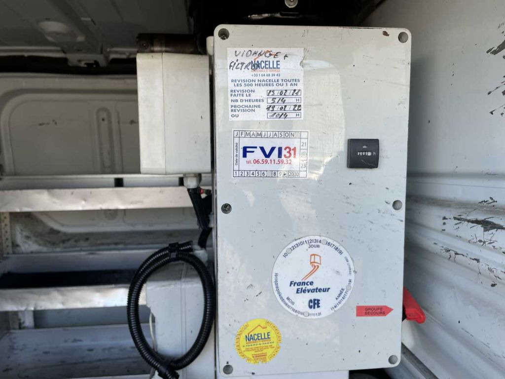Araç üzerine platform, Kamyonet Renault Trafic dCi 120 L1H1 / France Elavateur 091F 9m: fotoğraf 12