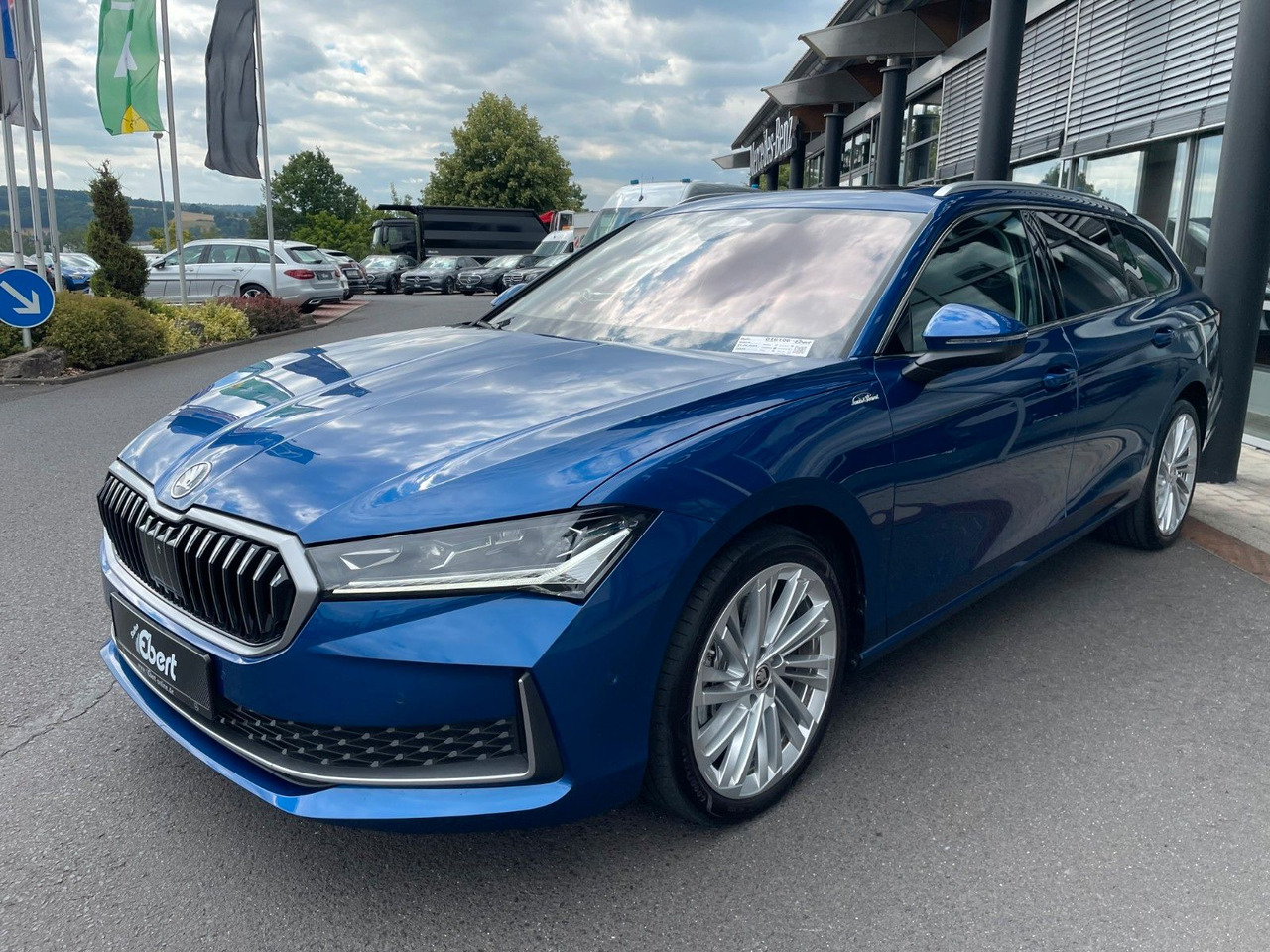 Skoda Superb Combi 2.0 TDI 4x4 L&K HUD+360°+AHK+Pano - Station wagon: fotoğraf 2 Skoda Superb Combi 2.0 TDI 4x4 L&K HUD+360°+AHK+Pano - Station wagon: fotoğraf 2