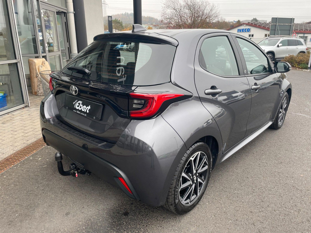 Toyota Yaris 1.5 VVT-iE Aut. Team D AHK+R-Kamera+SHZ - Binek araba: fotoğraf 5 Toyota Yaris 1.5 VVT-iE Aut. Team D AHK+R-Kamera+SHZ - Binek araba: fotoğraf 5