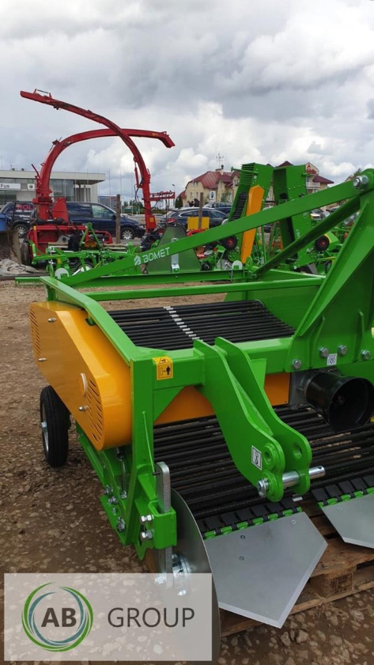 2-row Conveyor Digger Bomet Upus Z656/3 - Patates hasat makinesi: fotoğraf 2 2-row Conveyor Digger Bomet Upus Z656/3 - Patates hasat makinesi: fotoğraf 2