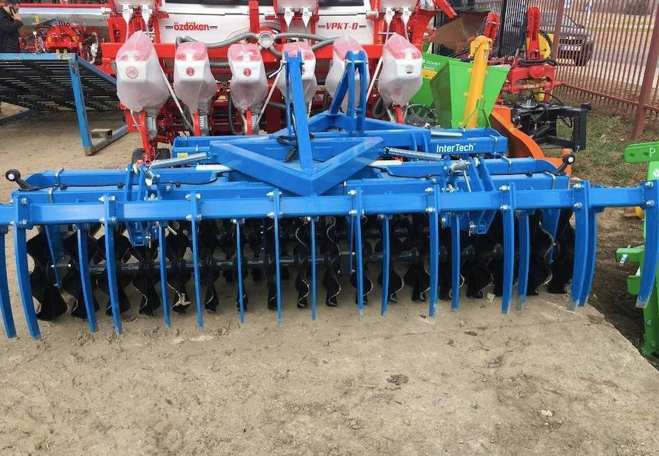 Inter-Tech front disc cultivator 3 m with flat bar drag BAP02 - Disk tırmığı: fotoğraf 1 Inter-Tech front disc cultivator 3 m with flat bar drag BAP02 - Disk tırmığı: fotoğraf 1