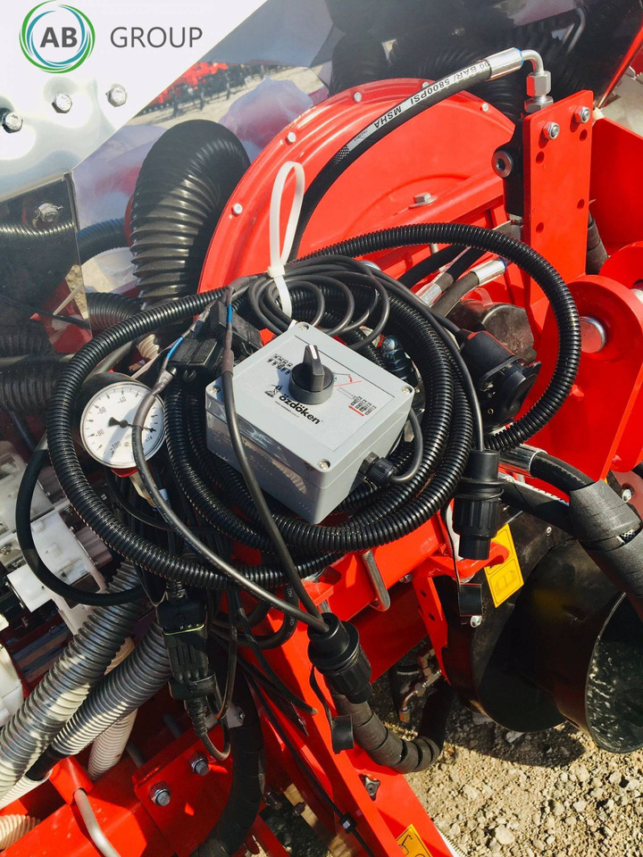 Ozdoken VPKT-DG8 eight-row pneumatic precision seeder with depth fertilization - Hassas ekim makinesi: fotoğraf 2 Ozdoken VPKT-DG8 eight-row pneumatic precision seeder with depth fertilization - Hassas ekim makinesi: fotoğraf 2
