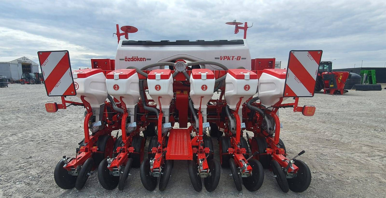Ozdoken pneumatic precision seeder model VPKT-DG6 - on stock - Hassas ekim makinesi: fotoğraf 2 Ozdoken pneumatic precision seeder model VPKT-DG6 - on stock - Hassas ekim makinesi: fotoğraf 2