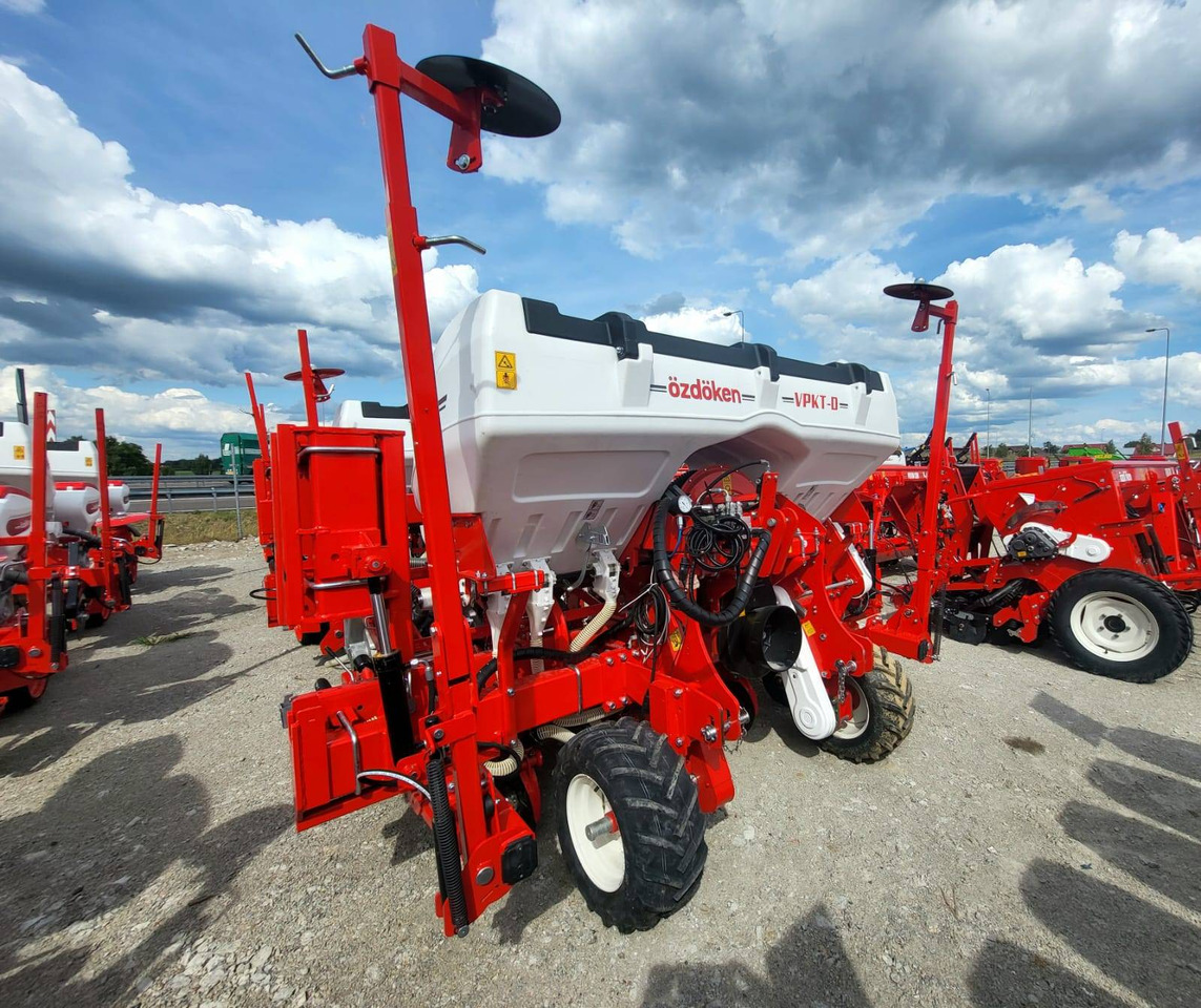 Ozdoken six-row pneumatic precision seeder, VPKT-DG6, PVC fertiliser tank - on stock - Hassas ekim makinesi: fotoğraf 1 Ozdoken six-row pneumatic precision seeder, VPKT-DG6, PVC fertiliser tank - on stock - Hassas ekim makinesi: fotoğraf 1