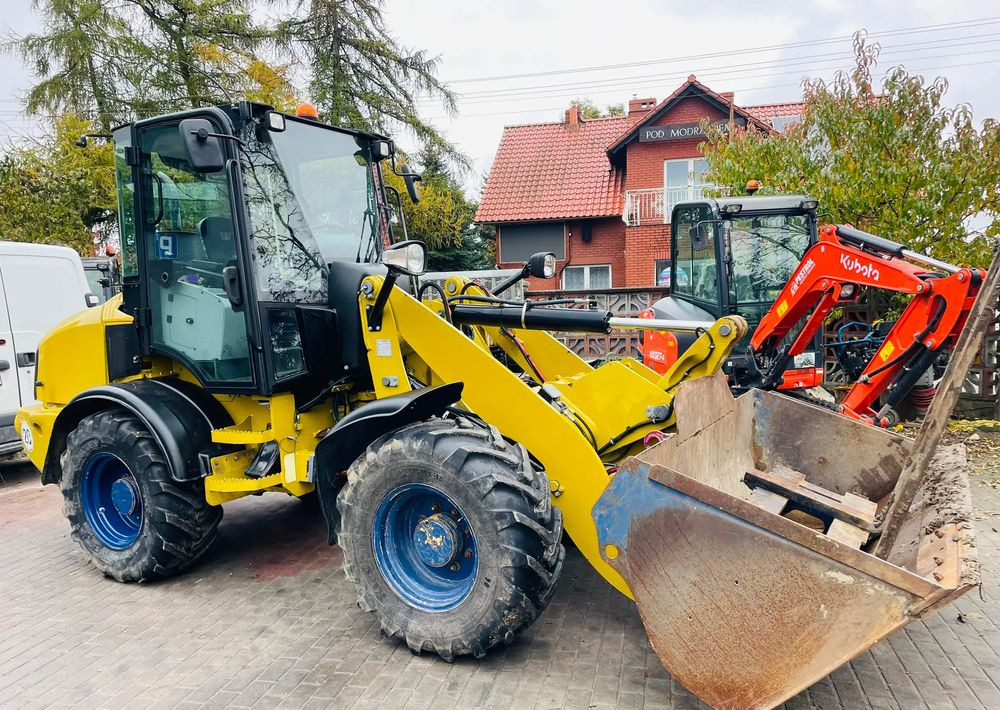 Caterpillar 908H - Tekerlekli yükleyici: fotoğraf 3 Caterpillar 908H - Tekerlekli yükleyici: fotoğraf 3