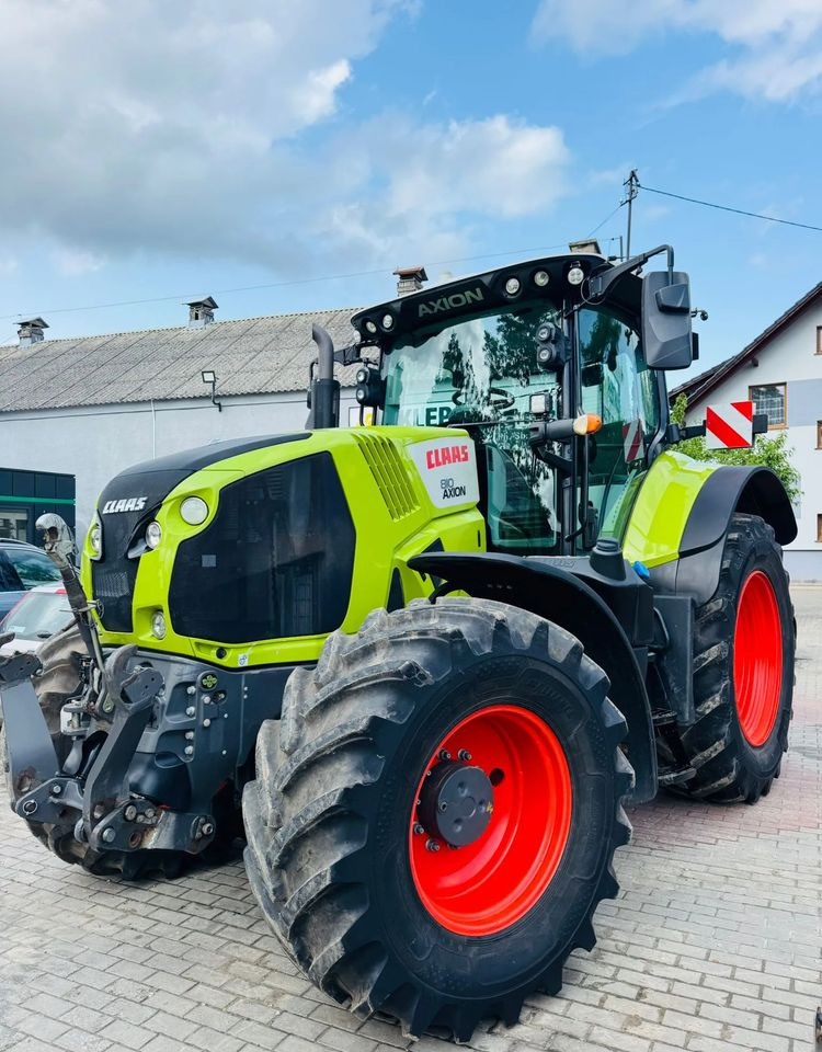Claas Axion 810 CMATIC - Traktör: fotoğraf 1 Claas Axion 810 CMATIC - Traktör: fotoğraf 1