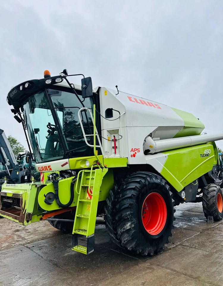 Claas Tucano 450 - Biçerdöver: fotoğraf 1 Claas Tucano 450 - Biçerdöver: fotoğraf 1
