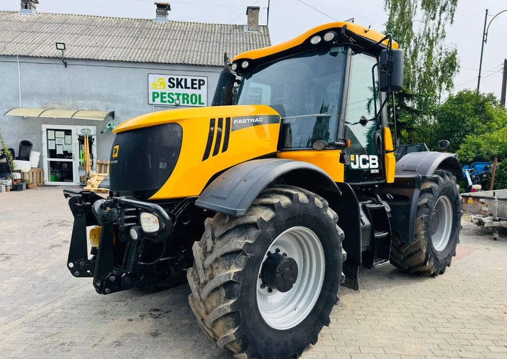 JCB FASTRAC 3230 - Traktör: fotoğraf 1 JCB FASTRAC 3230 - Traktör: fotoğraf 1