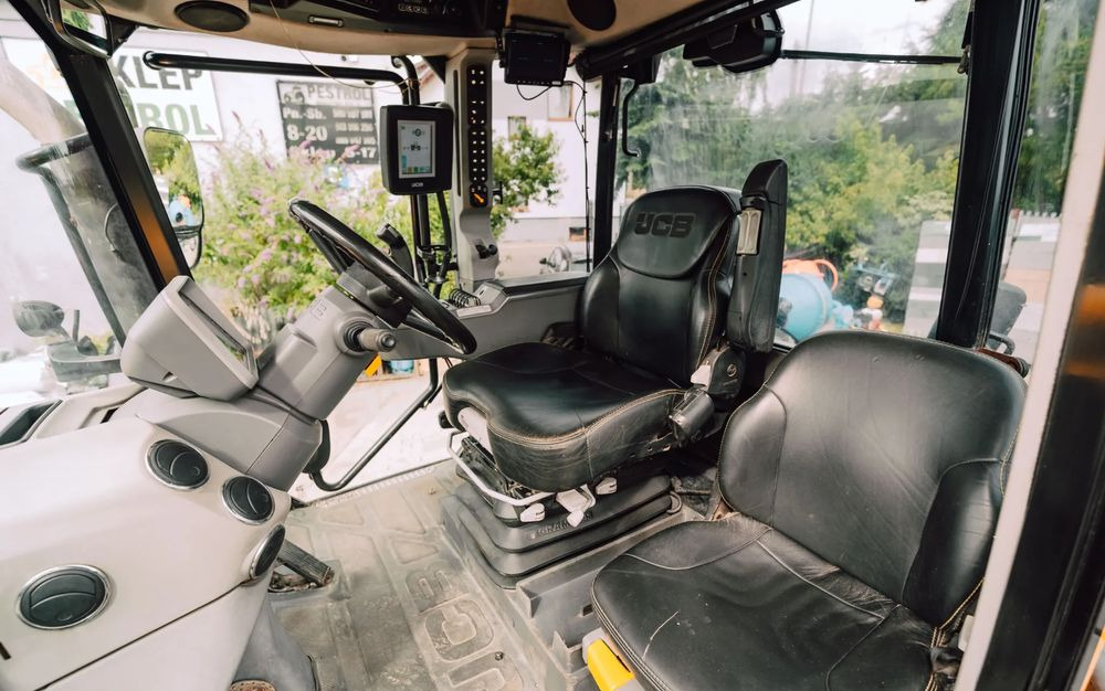 Traktör JCB Fastrac 4220: fotoğraf 7