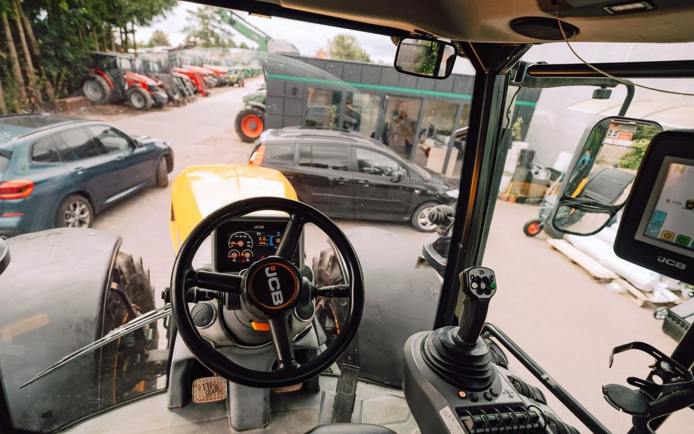 Traktör JCB Fastrac 4220: fotoğraf 9