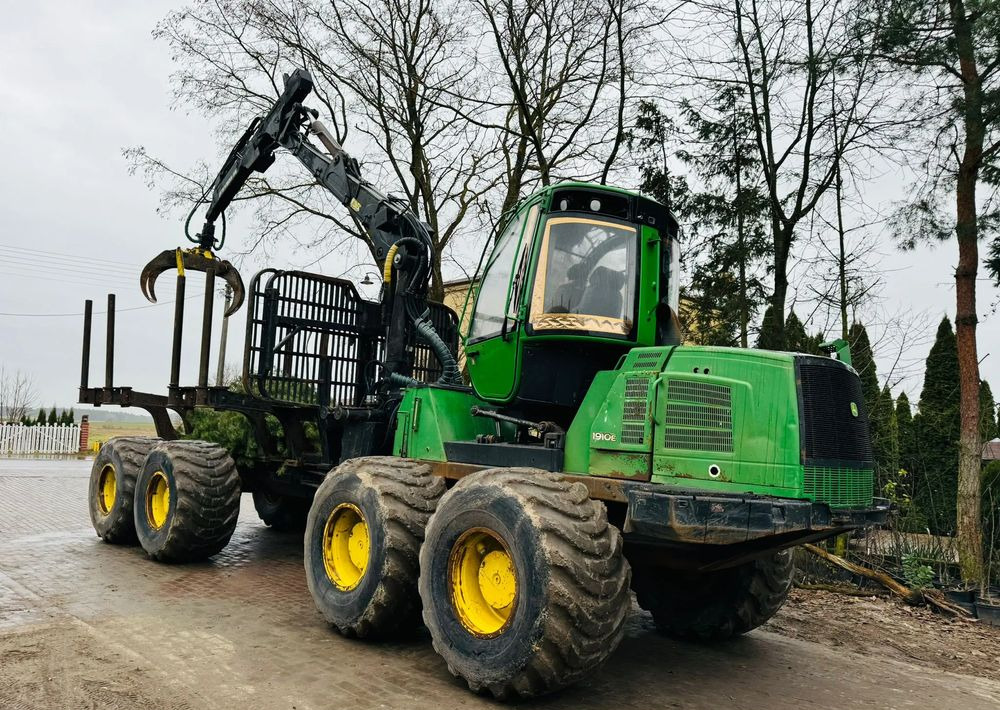 John Deere 1910E - Forwarder: fotoğraf 3 John Deere 1910E - Forwarder: fotoğraf 3