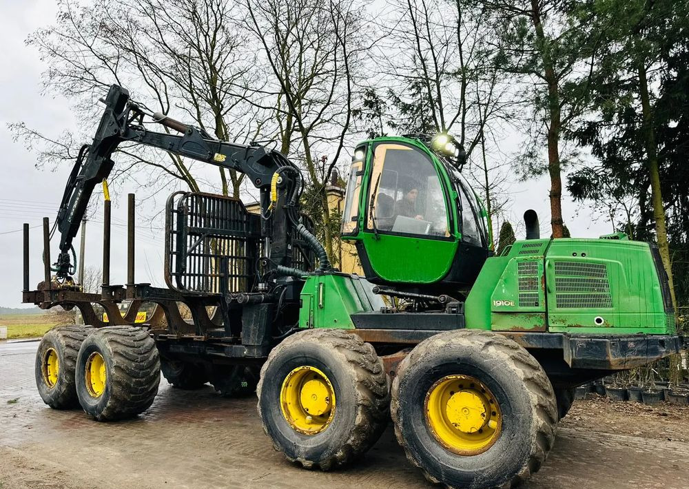 John Deere 1910E - Forwarder: fotoğraf 2 John Deere 1910E - Forwarder: fotoğraf 2