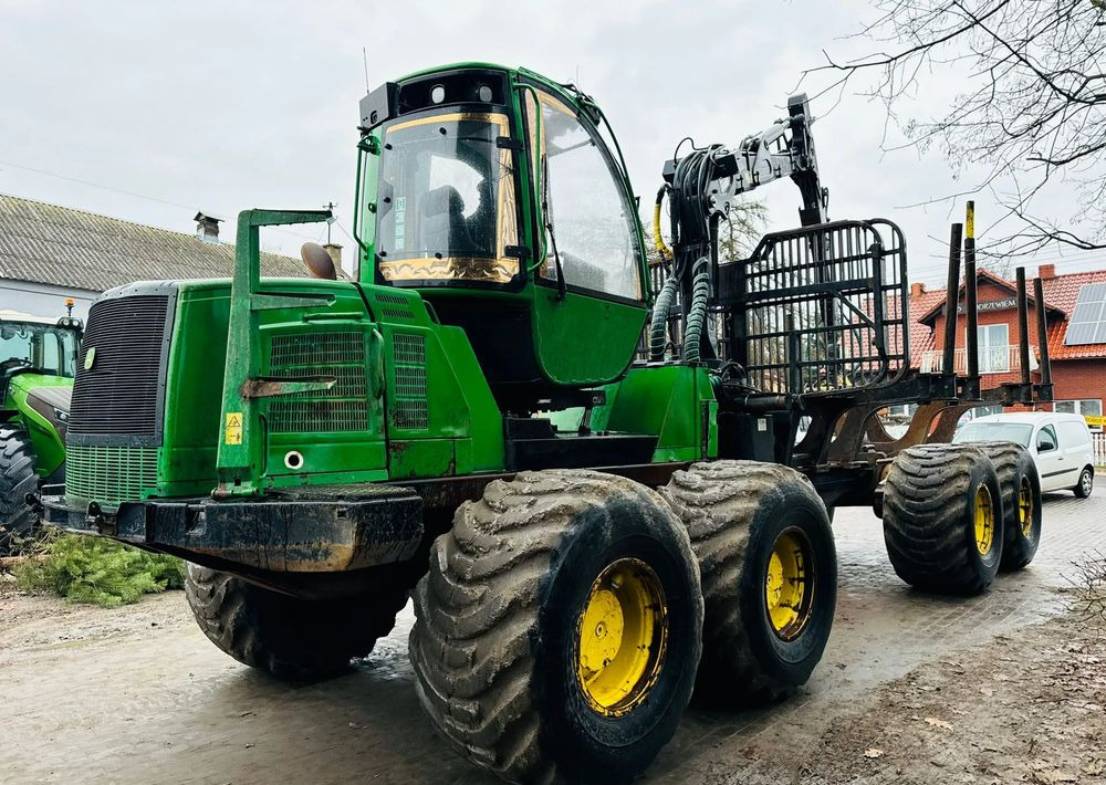 John Deere 1910E - Forwarder: fotoğraf 1 John Deere 1910E - Forwarder: fotoğraf 1