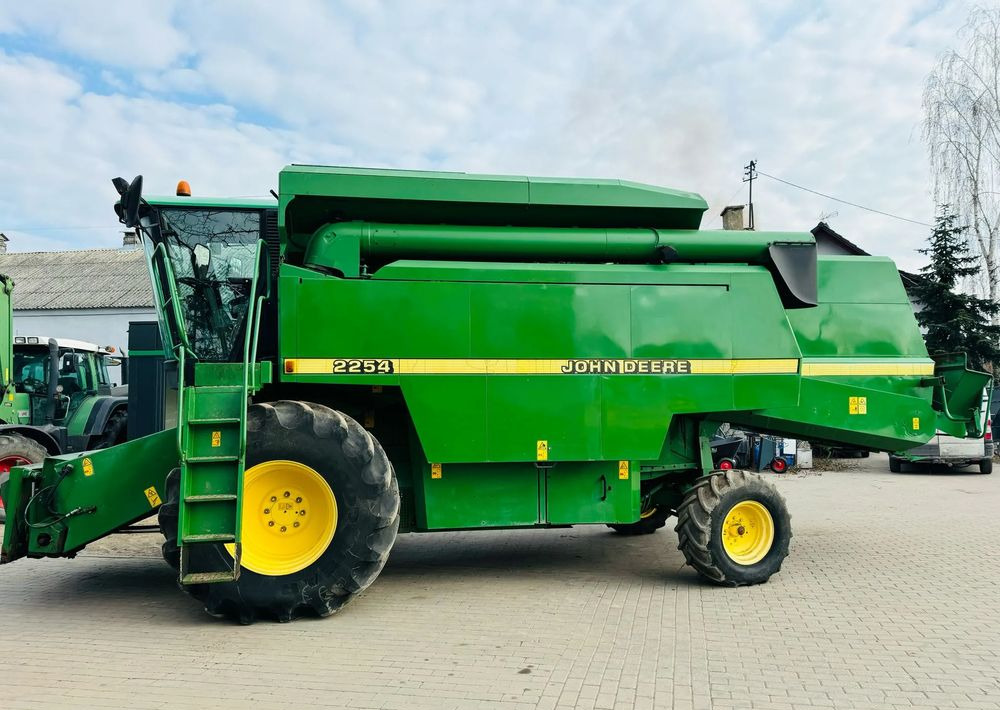 Biçerdöver John Deere 2254: fotoğraf 9