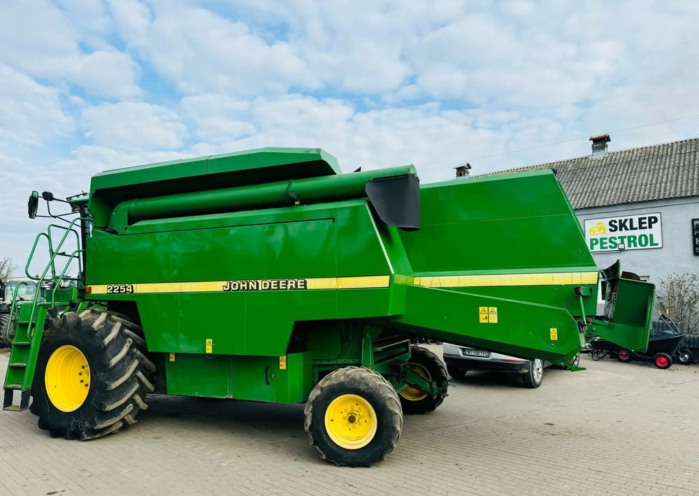 Biçerdöver John Deere 2254: fotoğraf 10