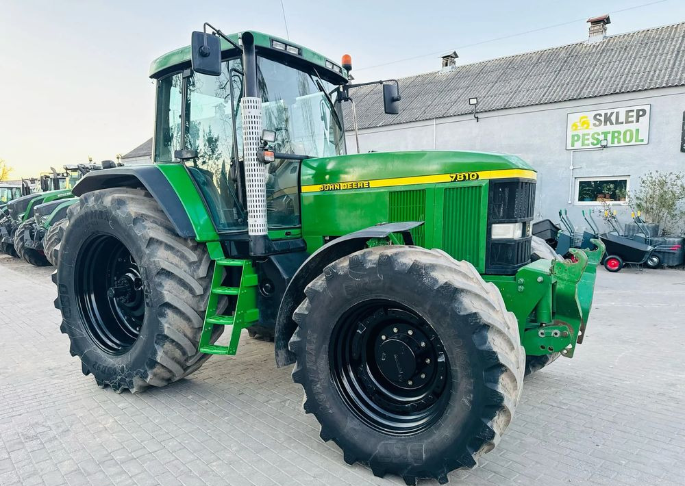 Traktör John Deere 7810: fotoğraf 6