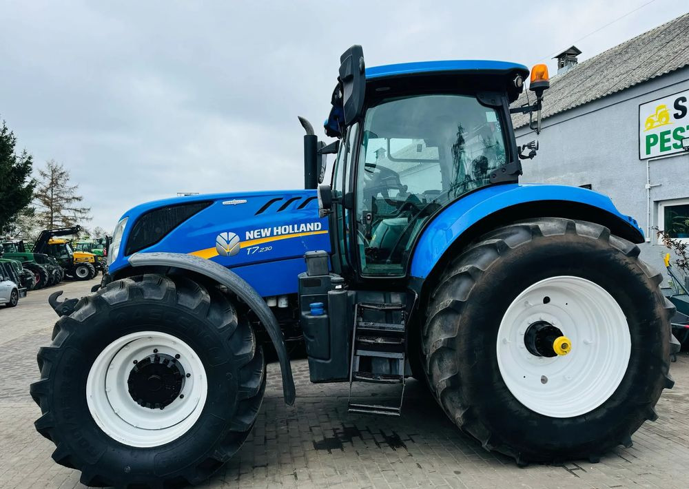 New Holland T7.230 AUTOCOMMAND - Traktör: fotoğraf 3 New Holland T7.230 AUTOCOMMAND - Traktör: fotoğraf 3