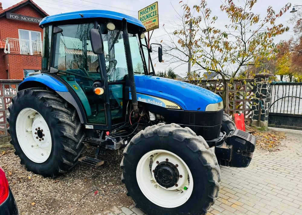 New Holland TD5050 - Traktör: fotoğraf 3 New Holland TD5050 - Traktör: fotoğraf 3