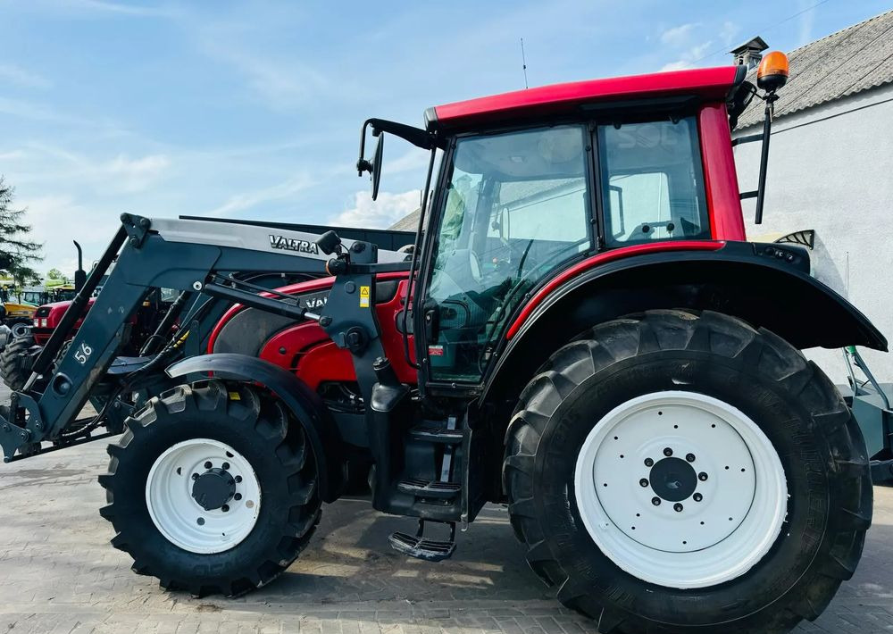 Valtra N101 - Traktör: fotoğraf 4 Valtra N101 - Traktör: fotoğraf 4