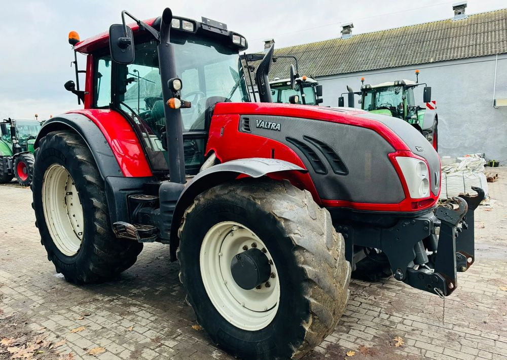 Valtra T213 - Traktör: fotoğraf 1 Valtra T213 - Traktör: fotoğraf 1
