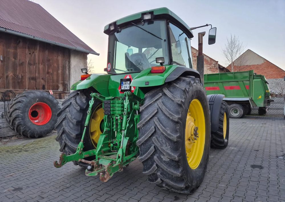 John Deere 8310 - Traktör: fotoğraf 3 John Deere 8310 - Traktör: fotoğraf 3
