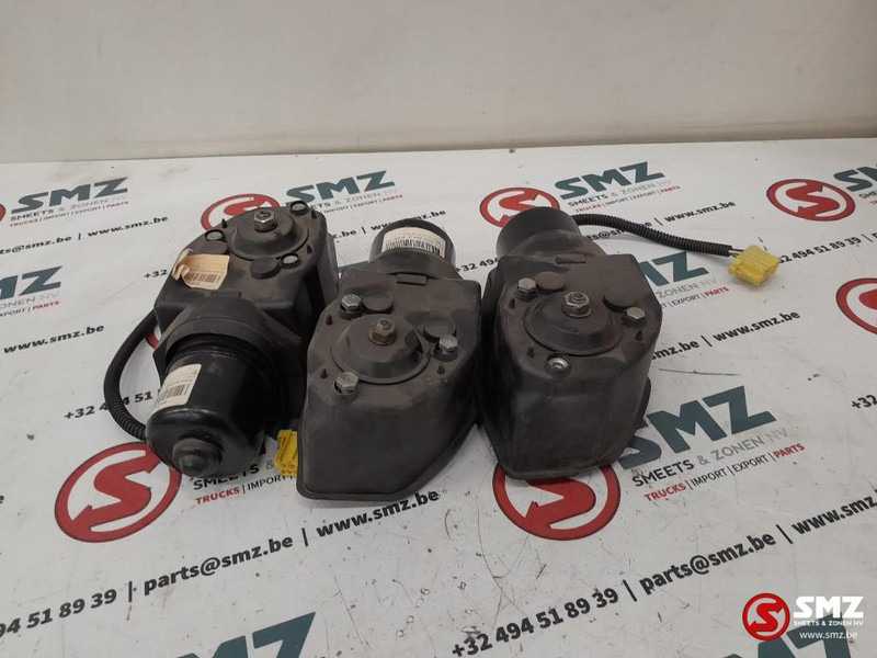 DAF Set van 3 ruitenwissermotors DAF - Silecek - Kamyon: fotoğraf 1 DAF Set van 3 ruitenwissermotors DAF - Silecek - Kamyon: fotoğraf 1