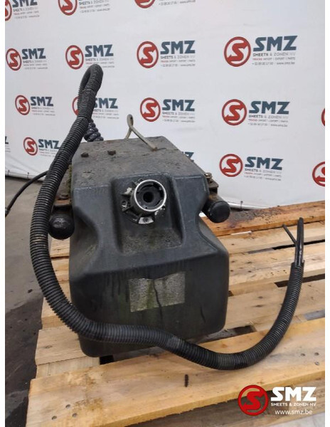 MAN Occ AdBluetank 35L MAN - Yakıt sistemi - Kamyon: fotoğraf 1 MAN Occ AdBluetank 35L MAN - Yakıt sistemi - Kamyon: fotoğraf 1