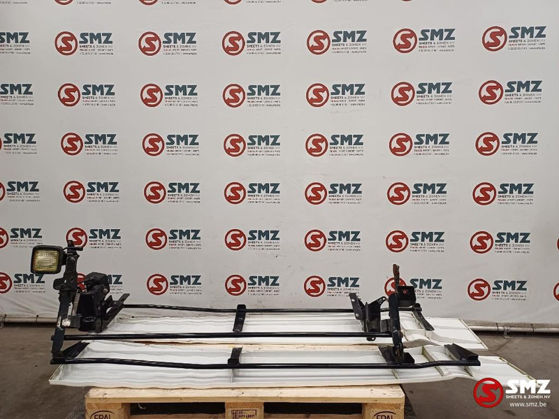 MAN Occ cabinespoilerset links/rechts MAN - Aerodinamik/ Spoylerler - Kamyon: fotoğraf 3 MAN Occ cabinespoilerset links/rechts MAN - Aerodinamik/ Spoylerler - Kamyon: fotoğraf 3