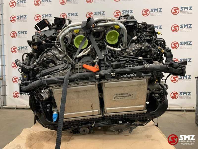 Mercedes-Benz Occ Motor Mercedes AMG 63 - Motor - Binek araba: fotoğraf 3 Mercedes-Benz Occ Motor Mercedes AMG 63 - Motor - Binek araba: fotoğraf 3
