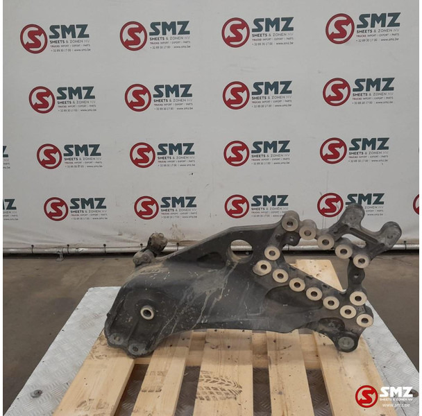 Mercedes-Benz Occ bladveerbeugel vooras rechts Mercedes - Çerçeve/ Şasi - Kamyon: fotoğraf 1 Mercedes-Benz Occ bladveerbeugel vooras rechts Mercedes - Çerçeve/ Şasi - Kamyon: fotoğraf 1