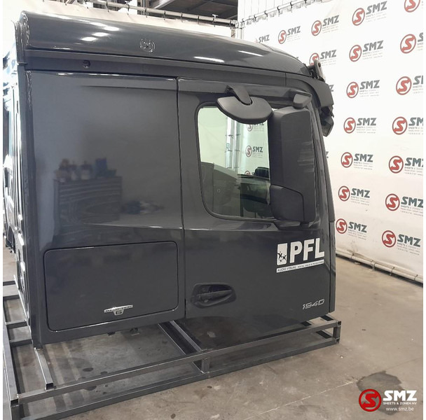 Mercedes-Benz Occ cabine Mercedes Actros MP4 low - Kabin ve iç mekan - Kamyon: fotoğraf 3 Mercedes-Benz Occ cabine Mercedes Actros MP4 low - Kabin ve iç mekan - Kamyon: fotoğraf 3