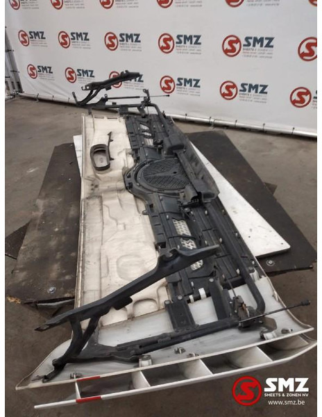 Mercedes-Benz Occ motorkap + windgeleider links Mercedes - Kaporta - Kamyon: fotoğraf 2 Mercedes-Benz Occ motorkap + windgeleider links Mercedes - Kaporta - Kamyon: fotoğraf 2