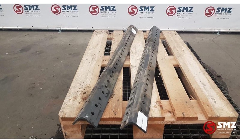Renault Occ hoekprofielen voor montage koppelschotel - Beşinci teker - Kamyon: fotoğraf 1 Renault Occ hoekprofielen voor montage koppelschotel - Beşinci teker - Kamyon: fotoğraf 1