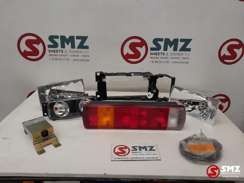 Scania Occ lot diverse verlichting Scania - Işık/ Işıklandırma - Kamyon: fotoğraf 1 Scania Occ lot diverse verlichting Scania - Işık/ Işıklandırma - Kamyon: fotoğraf 1